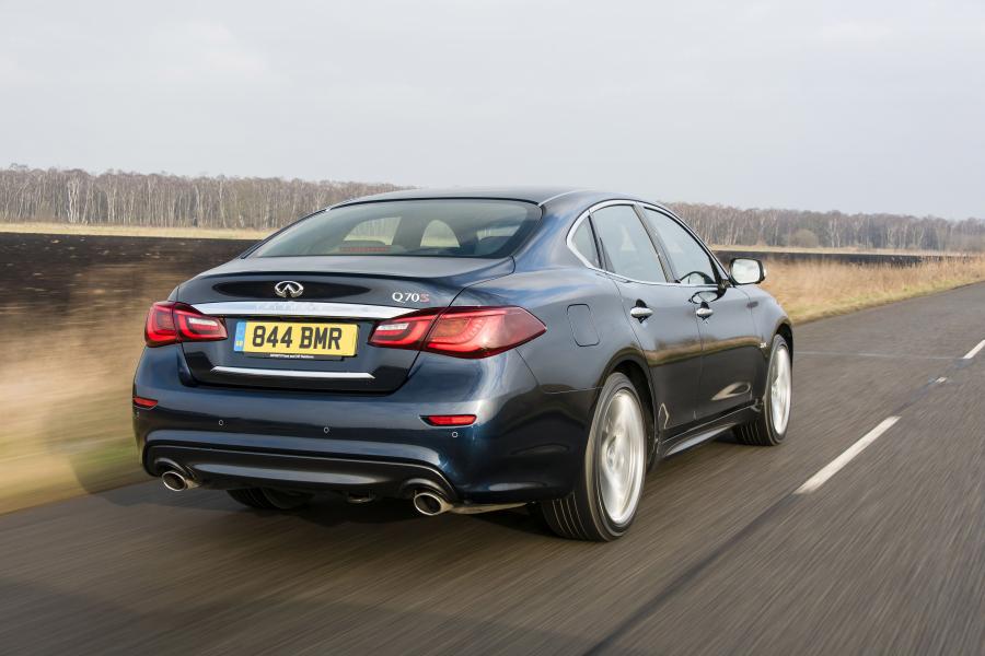  Infiniti Q70 S 2015 года  (UK) (фото 5 из 21)